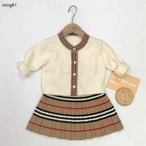 ブランド幼児服セットガールドレス春の新生児の赤ちゃんのかわいい服のための小さな女の子の衣装