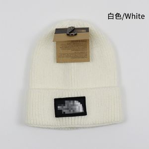 Factory spot new cold-proof pullover hats wholesale men's fashion brand wool knitted hats ladies brand outdoor cold hats.