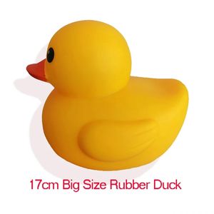 Big Size 17cm Cute Large Rubber Yellow Duck Toy Bathtub Bath Water Toys for Baby Kids Swimming Pool Decoration Press Squeak Bathroom Playing Squeeze Float Ducks Gift