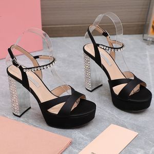 Sier Sandaler Kvinnor Designers Shoes Fashion Crystal Rhinestone Platform Heels av högsta kvalitet äkta lädersko 13 cm Högklackad kvinnors sandalfabrikskor