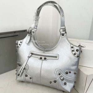 Le Cagole Borsa tote Borsa da moto Borsa a tracolla da donna Borsa a secchiello in pelle Designer Borsa a spalla con rivetto a spalla portatile di grande capacità di alta qualità