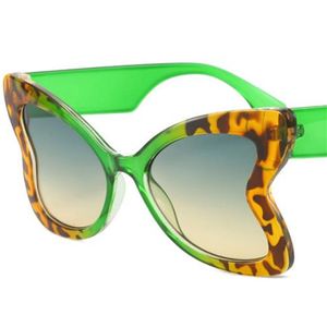 NEUE Sonnenbrille Frauen Schmetterling Sonnenbrille Patchwork Rahmen Adumbral Anti-Uv Brillen Brillen Übergroßen Rahmen Ornamental