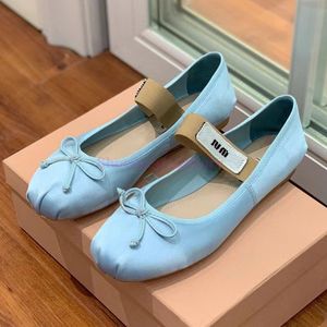 Lüks Bale Dans Ayakkabıları Paris Moda MM Marka Tasarımcı Loafers Saten Balerinler Elbise Platformu Bowknot Sığ Ağız Tek Düz Sandalet Kadınlar İçin