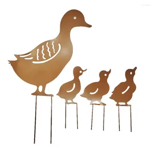 Garden Decorations 4Pcs/Set Iron Duck Model Creative Hollow Plug-in Family Grass Lawn Decoration Patio Yard Outdoor Decor Crafts