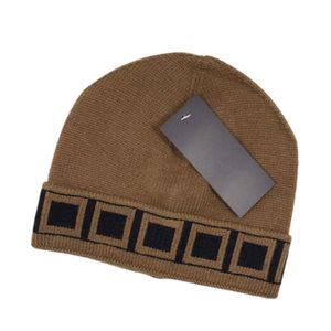 Winter Desingers Luxurys Beanie Caldo berretto lavorato a maglia Protezione per le orecchie Temperamento casual Berretto freddo Berretti da sci 23 colori opzione per scegliere molto bello P-13