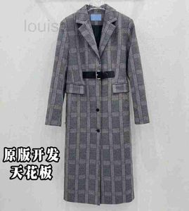 Женские плащи дизайнерские Shenzhen P Family 2023 Новое шерстяное пальто в клетку на кожаных пуговицах Длинный стиль 8IGK
