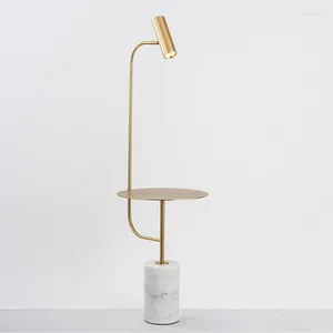 Stehlampen Einfache moderne kreative Schlafzimmerlampe Wohnzimmer Eisenhalterung Licht Gold Schwarz Metallkörper Marmorsockel Led