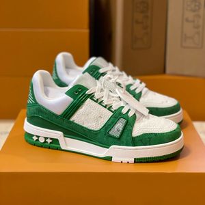 LVSE -skor 2024 Summer Breattable Classic Luxury Mens Women Casual Shoes White Lovers Trainer Designer Sneakers Printing Low Cut Green 582