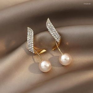 Kolczyki Dangle Fashant Elegancka imitacja Pearl Crystal długi frędzla dla kobiet Znakomita kropla kolczyka biżuteria ślubna