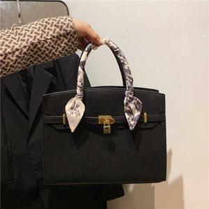 Sacos loja tomada nova cor sólida luz feminina luxo lenço de seda bolsa simples bowknot crossbody estilingue um ombro saco