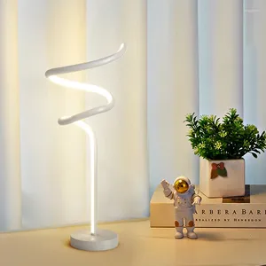 Tischlampen, Postmoderne Schreibtischlampe, Schlafzimmer, Nachttisch, Arbeitszimmer, Wohnzimmer, ohne Installation, einfache Linienkunst, kreatives Touch-Schalter-Licht