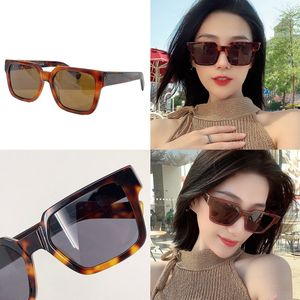 Óculos de sol retangulares masculinos e femininos com placa de olho de gato SPR03ZS Óculos de sol de designer de moda Office Gradiente Lunettes de Soleil Leisure Resort Beach Party tem uma caixa