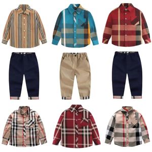 I bambini marrone ragazzo vestono set camicie e pantaloni per bambini neonate autunno set di abbigliamento caldo all'ingrosso 3t-8t 2023