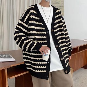 Suéter dos homens Cardigan Camisola para Homens 2023 Inverno Estilo Japonês Dos Desenhos Animados Hip Hop Solto Mulheres Knitwear Stripe Casacos Vintage Cardigans F98