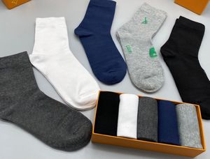 Men's socks designer specialized in the design of five-piece sets, number 19