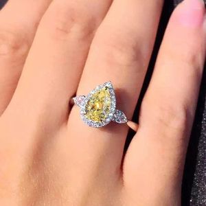 Cluster Rings 2023 Trend Simple Yellow Water Drop Pear-Shaped Zircon Women's Cute Jewelry Engagement Ring Female Bijouterie