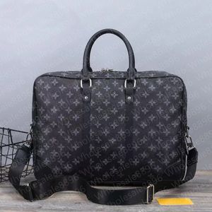 Kvinnliga män portföljpåsar Designer Luxurys stil handväska klassiska hobo modeväskor pursar plånböcker bärbara väska 4 färger