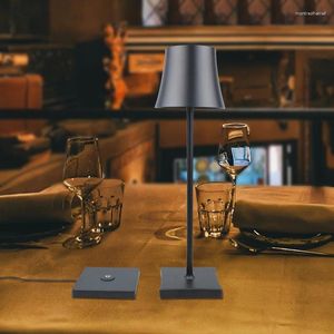 Lâmpadas de mesa LED Base de carregamento de liga de alumínio à prova d'água Lâmpada de mesa Touch Dimming Metal para Bar Sala de estar Leitura Livro Luz