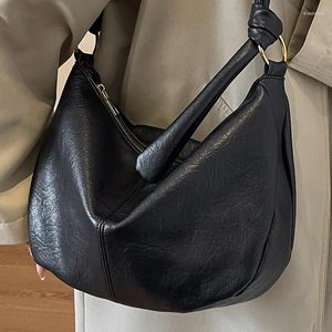 Sacos de noite feminino preto espaçoso bolsa de ombro qualidade macio pu couro senhoras médio commuter bolsa portátil retro feminino crossbody sac