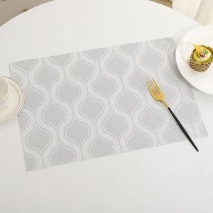 Bordmattor 1/PC WAVY PVC RECTANGLE Placemat Western Mat Home Washable Heat Isolation Minimalistic Decoration Kitchen Supplies