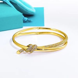Classico bracciale rigido in oro con fiocco, lettera T in acciaio al titanio, con diamanti, per uomo e donna, braccialetti di lusso, regalo di design, gioielli per feste di nozze