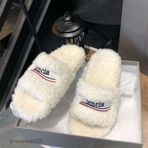 Broderier som bär nya Shearling Cake Women 2023 Sandal Furry Sandals Spring Thick Soled Slipper Mesh Sheep Balencaiiga par Wool O5VA