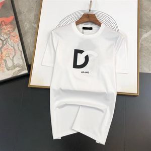 2023 Summer Men's Designer T Shirt Suit swobodni mężczyźni i koszulka z koszulką w kratę z krótkim rękawem, sprzedając wysokie en-en243W