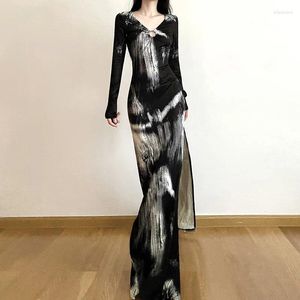 Abiti casual Sexy scollo a V scava fuori Tie Dye stampato Split Maxi abito femminile Autunno Inverno Vacanza manica lunga nera per le donne 2023