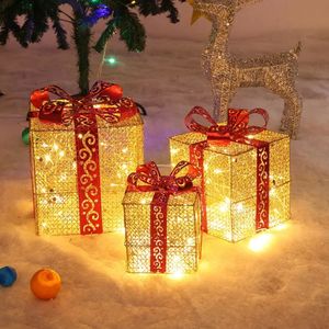 Julekorationer 3PCSSet Presentlåda Ornament Xmas Tree Decoration med LED -lampor Lysande smidesjärn Hollow Year Decor 231030