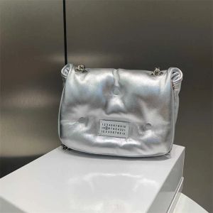 Şık moda yumuşak yastık çantası kadın omuz çantaları gümüş tasarımcılar crossbody çanta çantası mektup basılı haberci çantalar sıcak cüzdan çantası çanta