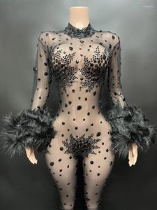 Сценическая одежда, изготовленные на заказ брюки Novans с черными бриллиантами и манжетами на меху, сексуальный облегающий вечерний комбинезон с круглым вырезом и длинными рукавами