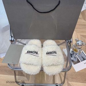 Donne Ricamo Lana Nuovo Inverno Shearling Torta Balencaiiga Sandali Indossare Pantofola Autunno Sandalo Con Suola Spessa Famiglia Pecora b Parola Amanti Furry 79UK