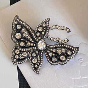 Women Men Designer Brooch Pins Brand Letter Brooches Gold Plated Sier Copper Inlay Crystal Jewelry Pearl Pin Marry Christmas Gift Party Love