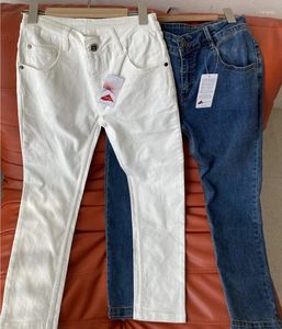 Dżinsowe dżinsy kobiety cienkie dżinsowe spodnie pensile Solidny kolor swobodny koralik ozdobioną soft soft lato 2023