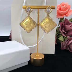 Viele beliebte Stile zur Auswahl, Designer-Ohrringe, klassische Ohrringe mit graviertem mythischen Porträt, Messing, 18 Karat Gold, 14 Karat Gold, 925er Silbernadel, hohe Qualität mit Box