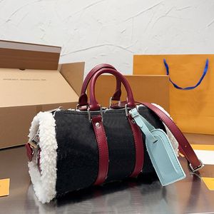 ボウリングバッグ秋と冬の冬の3次元の群れフロストレザーピローハンドバッグ刺繍パターン調整可能なストラップクロスボディバッグ