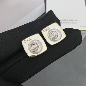 2023 nuovi orecchini di design a blocchi di moda per le donne chiari eleganti lettere di fascino piacevoli diamanti di lusso OL orecchini orecchini anelli di orecchio gioielli