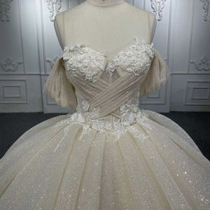 Beżowy błyszczący quinceanera sukienka na ramionach aplikacje kwiatowe koronkowe kulki kulkowe gorset sweet 16 vestidos de 15 anos