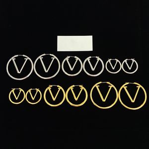 Luksusowa litera v kolczyki złotą Kolczyki Klasyczne Kolczyki Projektant retro na uszach Trzy rozmiary 3 cm 4CM 5CM Akcesoria biżuterii Masowe Wisiorki