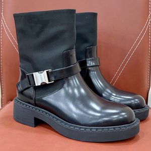 Designer-Stiefel, Stiefel, Martin-Schuhe, stilvoll, klassisch, Leder, umgekehrtes Dreieck, matt, Lack, Markenlogo, Schwarz, Weiß, Größe 35–41, Luxus-Kalbsleder-Plateau-Australien-Stiefel