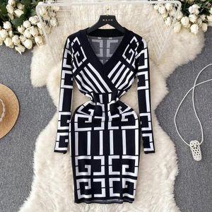 Casual Dresses Sweater Dress Women Long Sleeve Sexy Night Party Bodycon Mini Fall Winter V Neck Geometric Jacquard Knit