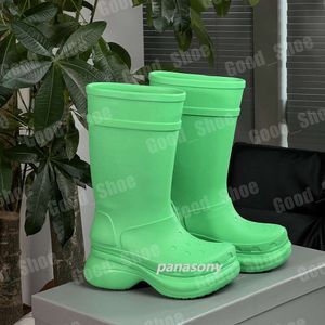 2023 Women Designer Knee Boots Rain Rubber Winter Luxury Rainboots Platform Pink Black Green Outdoor cross 6218896