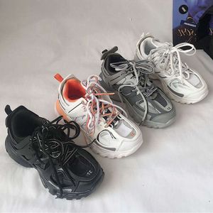 Luksusowe damskie projektanty męskie Buty Casual But Track 3.0 LED Sneaker oświetlony Gomma skórzany trener nylonowy Platforma Platforma Mężczyzn Men Trainers Buty 36-45 C41 Bal