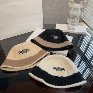 Berretto da uomo designer logo ricamato cappello da pescatore di lana cappello invernale con risvolto lavorato a maglia cofano sportivo lettera di lusso berretti con teschio moda strada classica