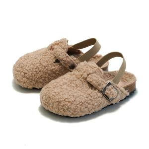 Детские тапочки из пробкового хлопка, осенне-зимние сандалии для мальчиков, плюшевые теплые детские туфли на плоской подошве для девочек Wuggy 231027