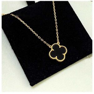 2023 Van Clover Necklace Fashion Flowers Four-leaf Cleef Luxury Designer Necklaces Jewelry