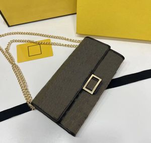 Designer kvinnors axelväska lyxiga kedja handväskor präglade bokstavsläderväskor damer mini makeup koppling Italien roma mode söt kuvert purses 621666 5a