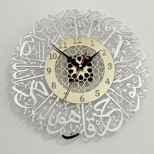 壁の時計アクリルミラー装飾時計イスラム書道eid装飾時計3Dサイレントクォーツホームデコレーションペンドゥルム231030