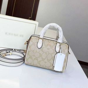 2023 New Fashion Trend Women's Girlfriend Wife Valentine's Day Friend's Store Shoulder Bag Clearance Sale