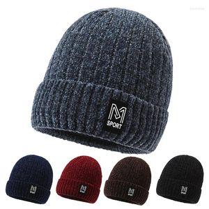 ベレー帽の男性編みビーニー帽子冬の屋外カシミアコールドプルーフウェアマムスカリーキャップ韓国ファッションソリッドカラーウール帽子2023